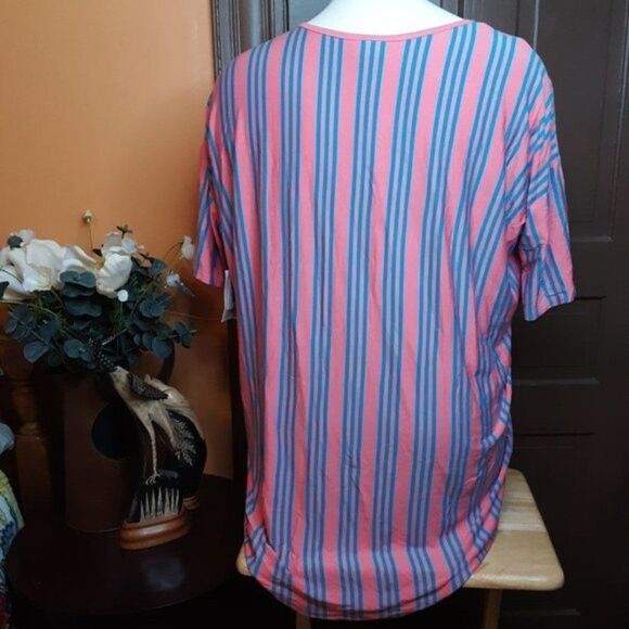 Blouse LulaRoe Irma Women's Top size 2XL (NWT) - Picture 2 of 10